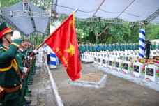 Đề xuất tăng chế độ, phụ cấp cho sĩ quan quân đội tìm kiếm hài cốt liệt sĩ