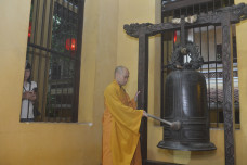 Chuông ngân vang tại chùa Quán Sứ sáng 1-7, cầu quốc thái dân an