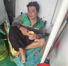6 tiếng sinh tồn nghẹt thở của người đàn ông bị sóng đánh rơi xuống biển