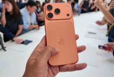 Galaxy S26 Ultra gây bất ngờ khi được người dùng "mê" hơn iPhone 17 Pro