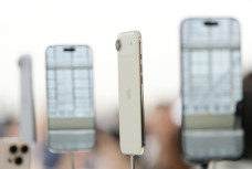 Quy định oái ăm kìm hãm sự phát triển phần cứng của iPhone