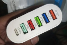 Những màu sắc trên cổng USB muốn ám chỉ điều gì?