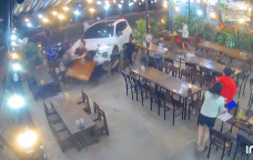 Vụ ô tô lao vào quán nhậu: Lái xe truy đuổi bạn nhậu