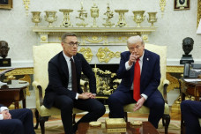 Ông Trump dọa 'đuổi Tây Ban Nha khỏi NATO'
