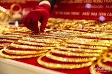 Sau cơn sốt, giá vàng giảm tới 12 triệu đồng/lượng: Có còn xuống thêm? Sau cơn sốt, giá vàng giảm tới 12 triệu đồng/lượng: Có còn xuống thêm?