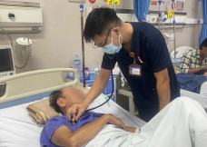 Đột quỵ khi uống bia, người đàn ông thoát chết ngoạn mục Đột quỵ khi uống bia, người đàn ông thoát chết ngoạn mục