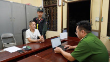 “Bí mật chết người” mà người đàn ông dấu kín trong khoang máy ô tô