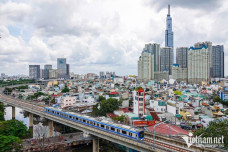 Bộ Chính trị: Khởi công nhà máy điện hạt nhân, đường sắt quốc tế từ đầu năm 2026