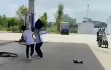 Hai nam sinh bị bắt sau vụ xô xát làm bạn cùng trường tử vong