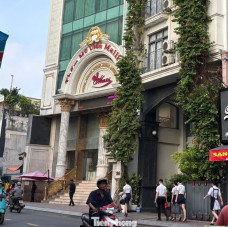 Thẩm mỹ viện Mailisa mở cửa trở lại sau một ngày bị khám xét, lượng khách thưa vắng