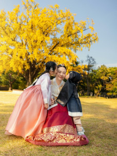 Sao Việt check in mùa lá vàng lá đỏ Hàn Quốc