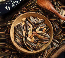 Người cao tuổi nên ăn ít 3 loại hạt này, càng ăn nhiều thận càng yếu