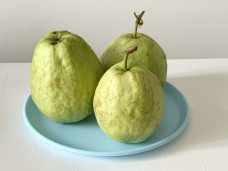 Lý do bạn nên ăn ổi mỗi ngày