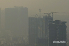 Vì sao bụi mịn ở Hà Nội tăng cao, có thời điểm là thành phố ô nhiễm nhất thế giới?