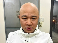 Bắt giữ kẻ phê ma túy vác dao đuổi đánh công an, cố thủ trong nhà