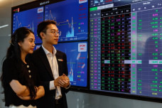 Vì sao chứng khoán giảm hơn 52 điểm?