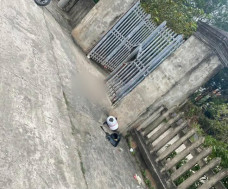 Hai nữ sinh lớp 8 ở Ninh Bình xô xát, một em tử vong