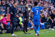 Rộ tin HLV Alonso bị trò cưng "đá ghế", sắp bị Real Madrid sa thải