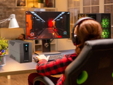 Có nên rút phích cắm máy tính khi trời mưa bão hay không?