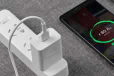 Thói quen nhỏ giúp bạn tiết kiệm tiền triệu khi sạc pin