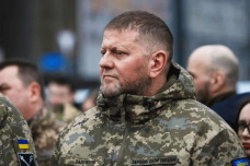Cựu tổng tư lệnh quân đội Ukraine nhắc đến "cái giá" khi Kiev tấn công vùng Kursk của Nga
