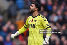 Hàng thủ Arsenal bất khả xâm phạm, thủ môn Raya thành khán giả nhận lương cao nhất
