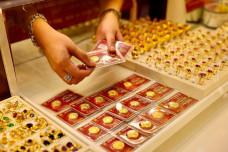 Kinh tế 24h: Sóng tăng tạm dừng, vàng chờ cú bứt phá mới Kinh tế 24h: Sóng tăng tạm dừng, vàng chờ cú bứt phá mới