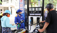 Giá xăng đi lên, các mặt hàng dầu tăng giảm tùy loại