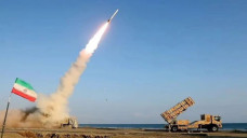 Iran tuyên bố dỡ bỏ mọi giới hạn về tầm bắn tên lửa