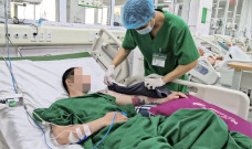 Nam thanh niên suýt phải cắt cụt chi vì sốt xuất huyết biến chứng Nam thanh niên suýt phải cắt cụt chi vì sốt xuất huyết biến chứng