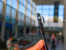 Người tiêu dùng ngày càng thích smartphone cồng kềnh?