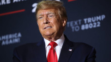 Ông Trump bất ngờ sa thải quan chức Fed, thị trường toàn cầu chao đảo