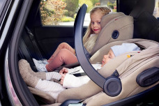 Phân loại và chọn lựa các thiết bị an toàn cho trẻ em trên ô tô