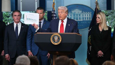 Phản ứng của ông Trump sau khi ông Zelensky nói không trao đổi lãnh thổ với Nga
