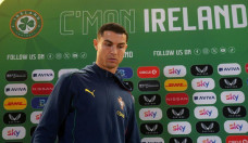 Ronaldo thách thức CĐV Ireland trước trận quyết đấu vòng loại World Cup