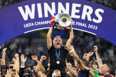 Cú ăn ba lịch sử của PSG, thời đại tập thể của Luis Enrique