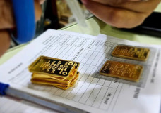 Giá vàng bất ngờ bật tăng