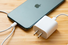 Khác biệt nào giữa bộ sạc Apple và bên thứ ba