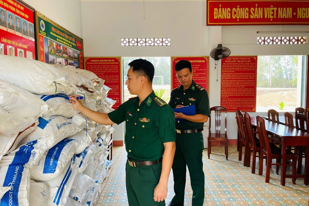 Tạm giữ gần 4 tấn đường không rõ nguồn gốc