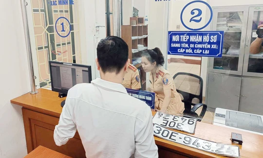 Chuyển nhượng biển ô tô số đẹp phải nộp thuế thu nhập cá nhân?