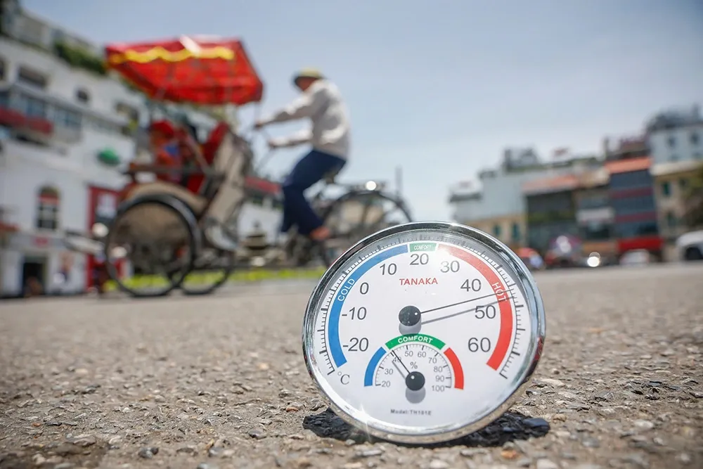 Thông tin 'tăng 1 độ, tăng 10% nguy cơ đột quỵ' gây hoang mang, Bệnh viện Bạch Mai lên tiếng
