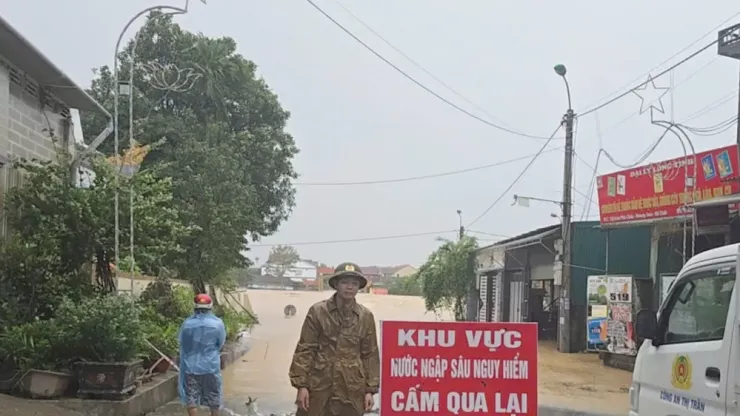 Hình ảnh mưa trắng trời, ngập lụt diện rộng ở miền núi Hà Tĩnh