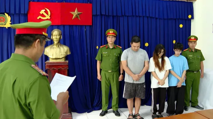 'Gài' ma túy vào xe đồng nghiệp rồi báo công an