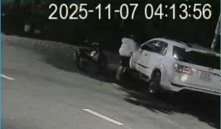 Sinh viên đại học bẻ gương chiếu hậu hàng loạt xe ô tô