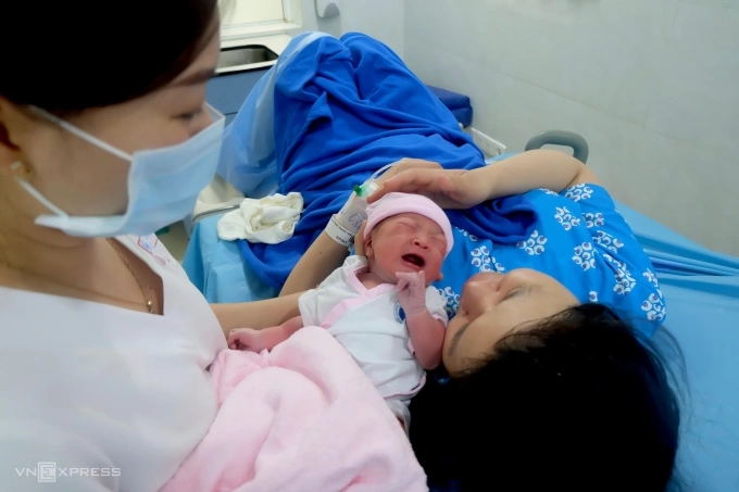 Phụ nữ độc thân được làm IVF để sinh con từ 1/10