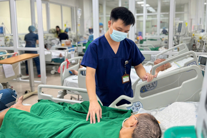 nguoi-dan-ong-tre-nguy-kich-vi-mot-vet-dot-o-vi-tri-kin-dao-783