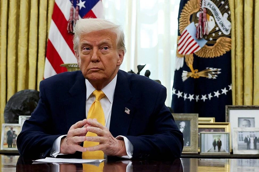 Tổng thống Trump tuyên bố sẽ áp thuế 130% với hàng hóa Trung Quốc