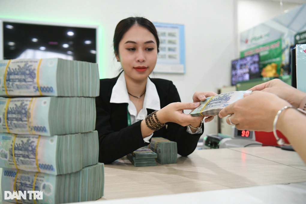 Chuyển tiền từ 500 triệu đồng trở lên sẽ phải báo cáo
