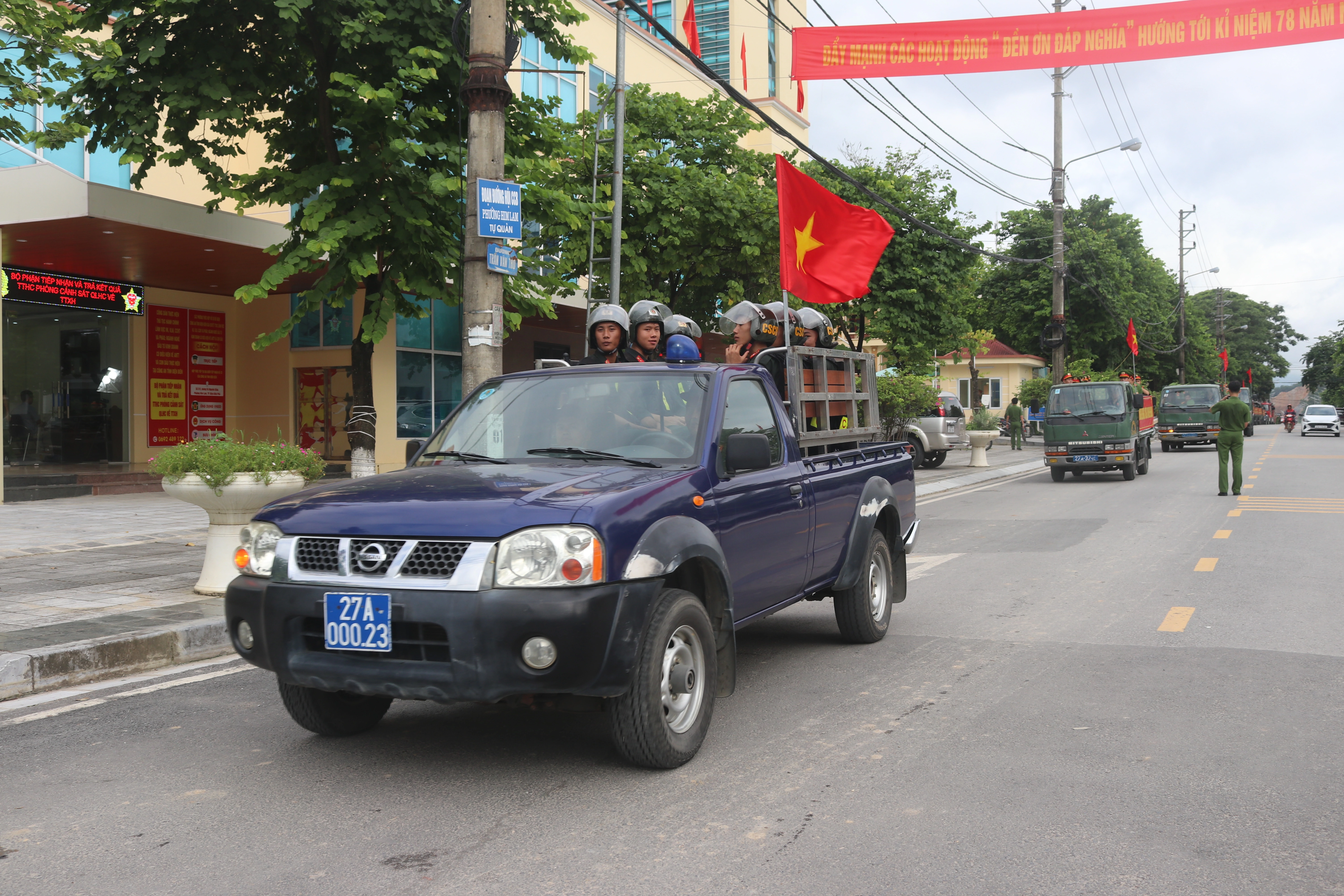 ngay-sau-buoi-le-cac-luc-luong-to-chuc-ra-quanjpg-1753848065439